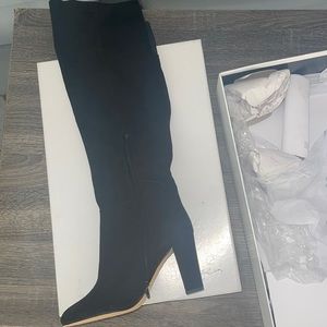 New In Box Halogen Hanover-Lea Black Suede 7.5